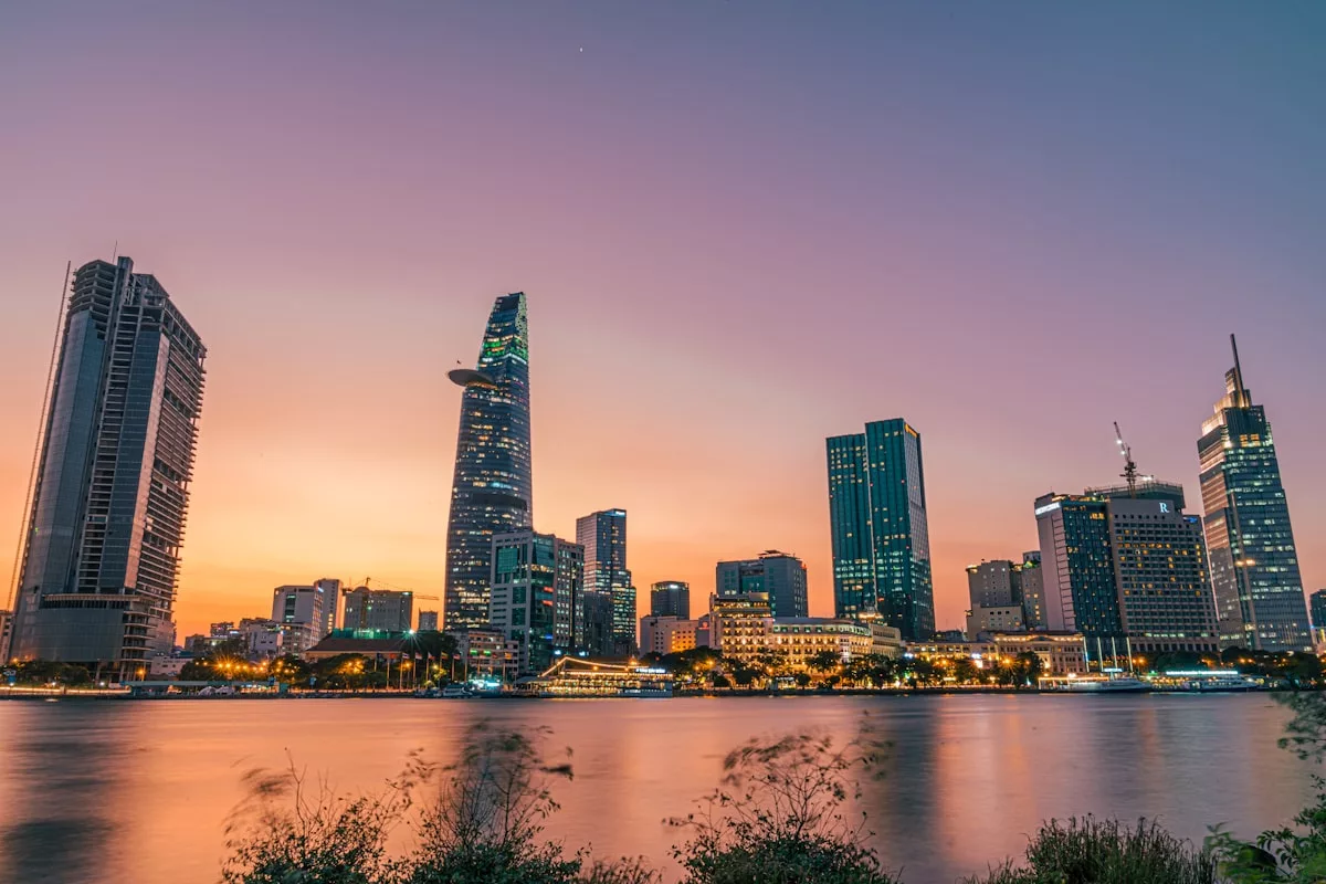 Private Airport Transfer: Noi Bai (HAN) to Hanoi Old Quarter